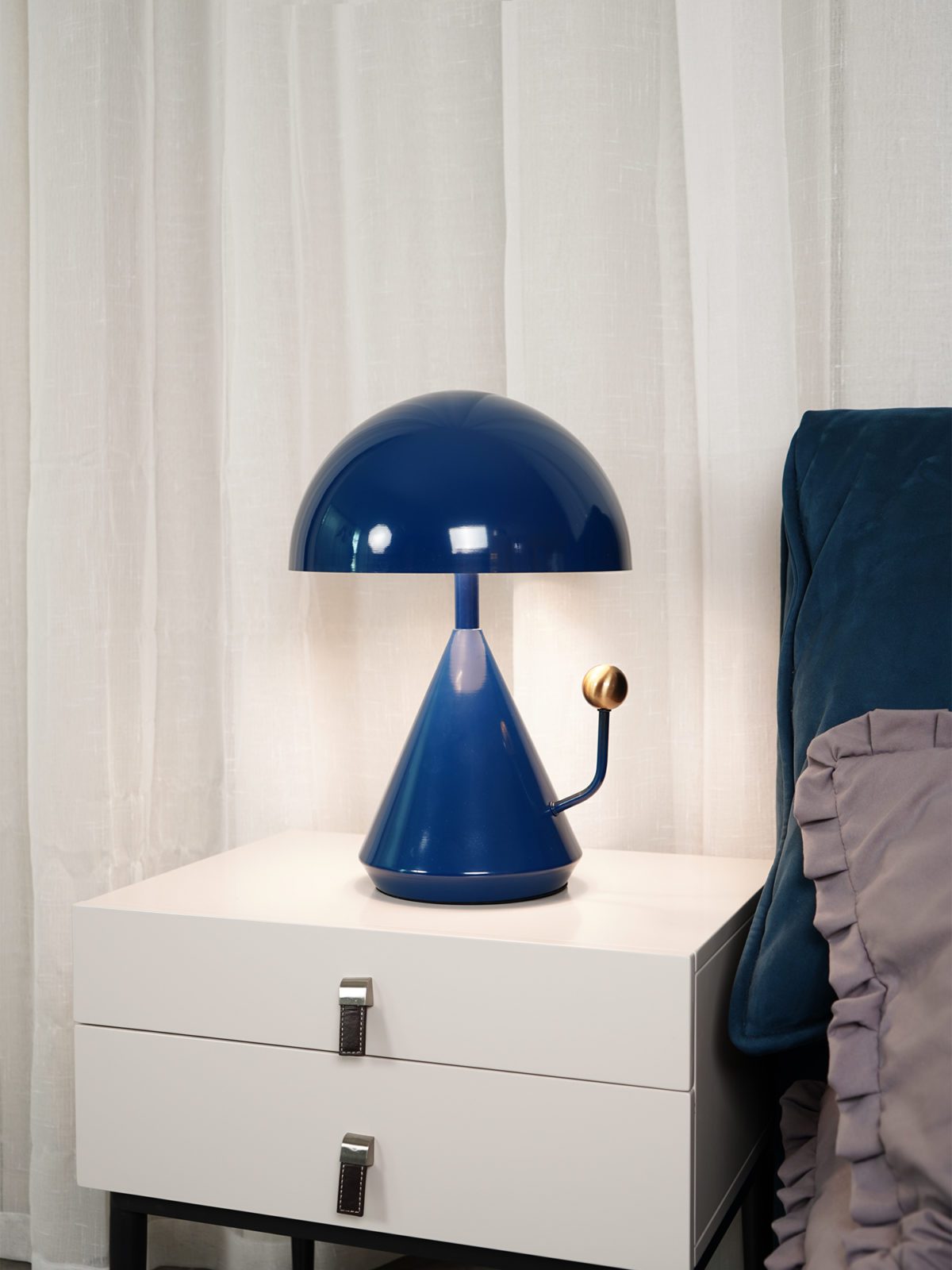 Dali Divina Desk Lamp by Tavilume - iron medium table lamp, view 5
