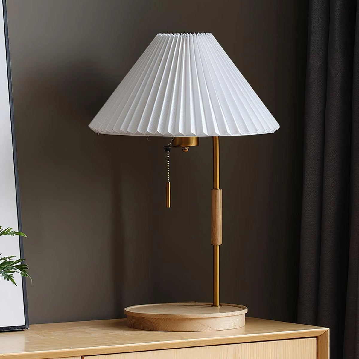 Pleated Retro Wooden Table Lamp