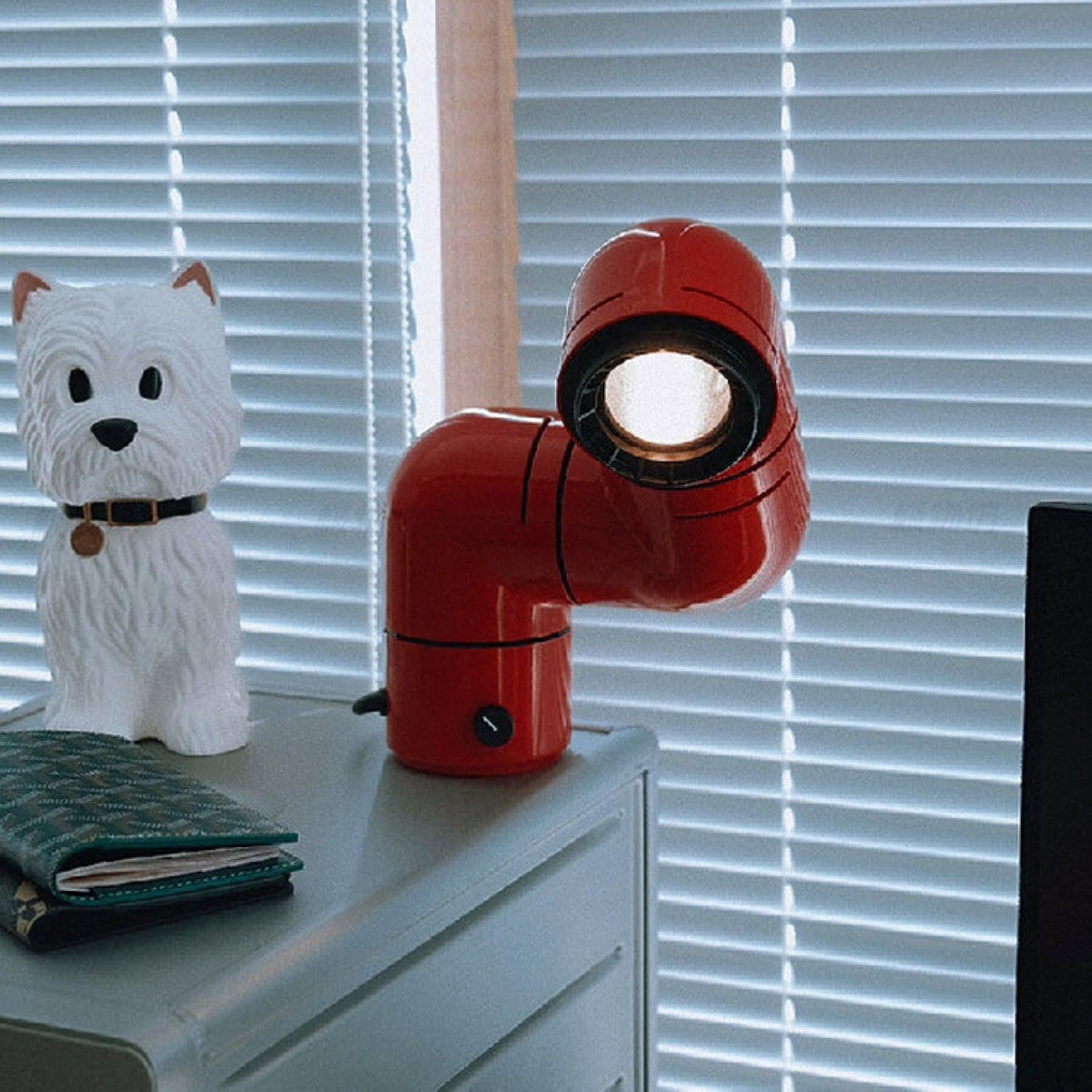 Retrobeam Sculpt Table Lamp by Tavilume - resin small table lamp, view 5